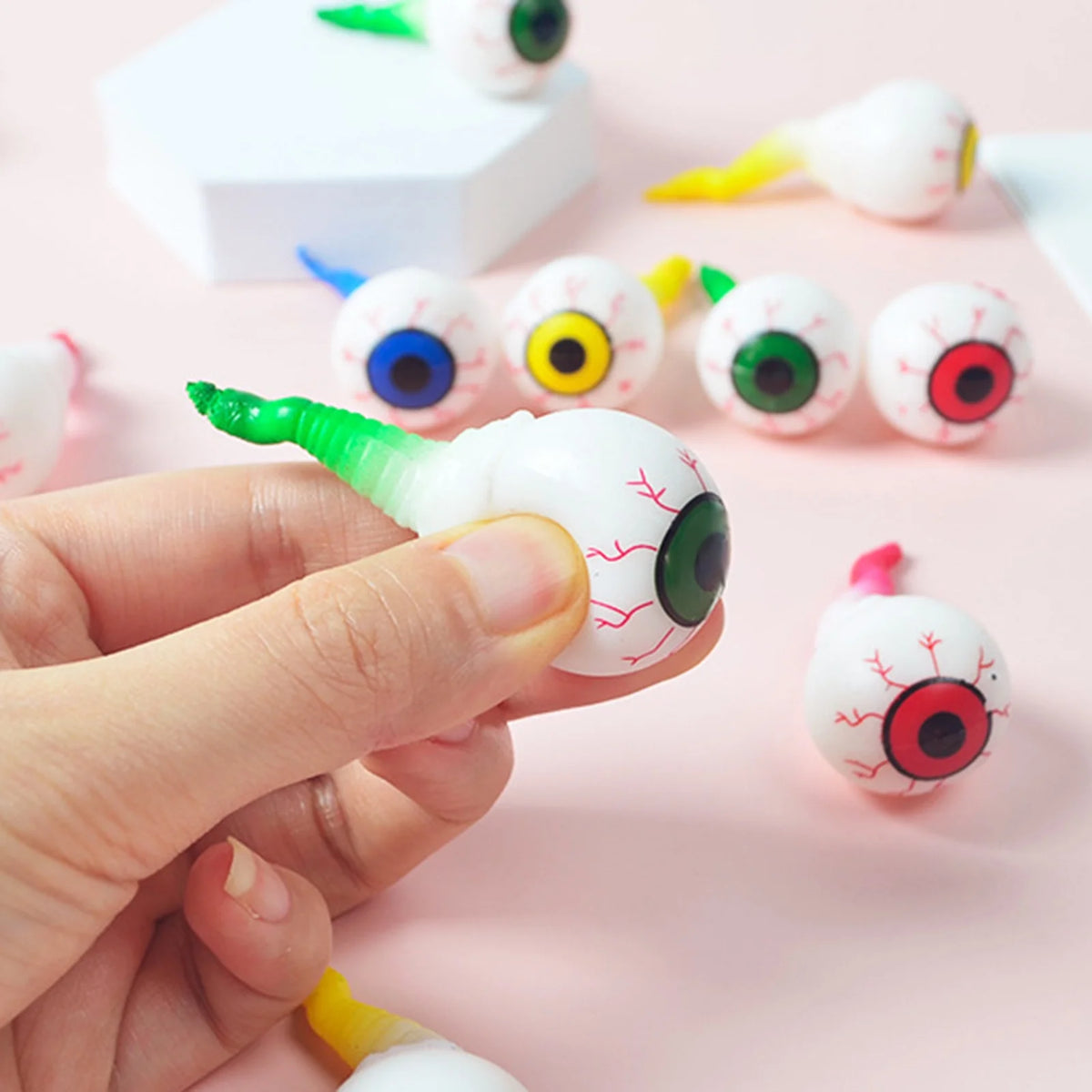 Squeezing Eyeball Ball Vent Toy Z8400