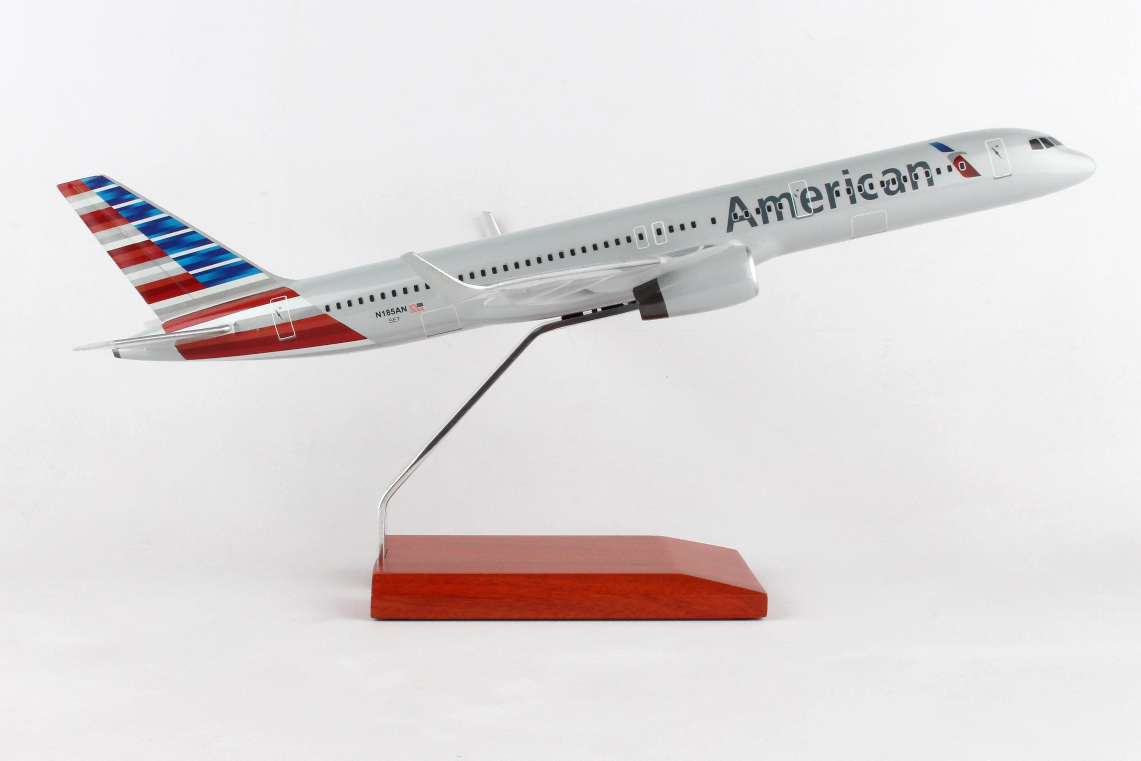 1/100 American 757-200 New Livery C17723