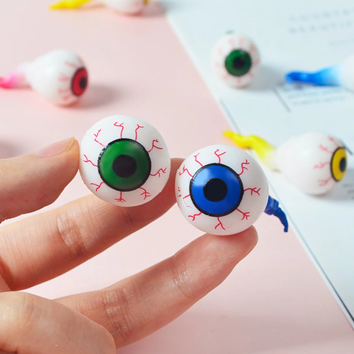 Squeezing Eyeball Ball Vent Toy Z8400