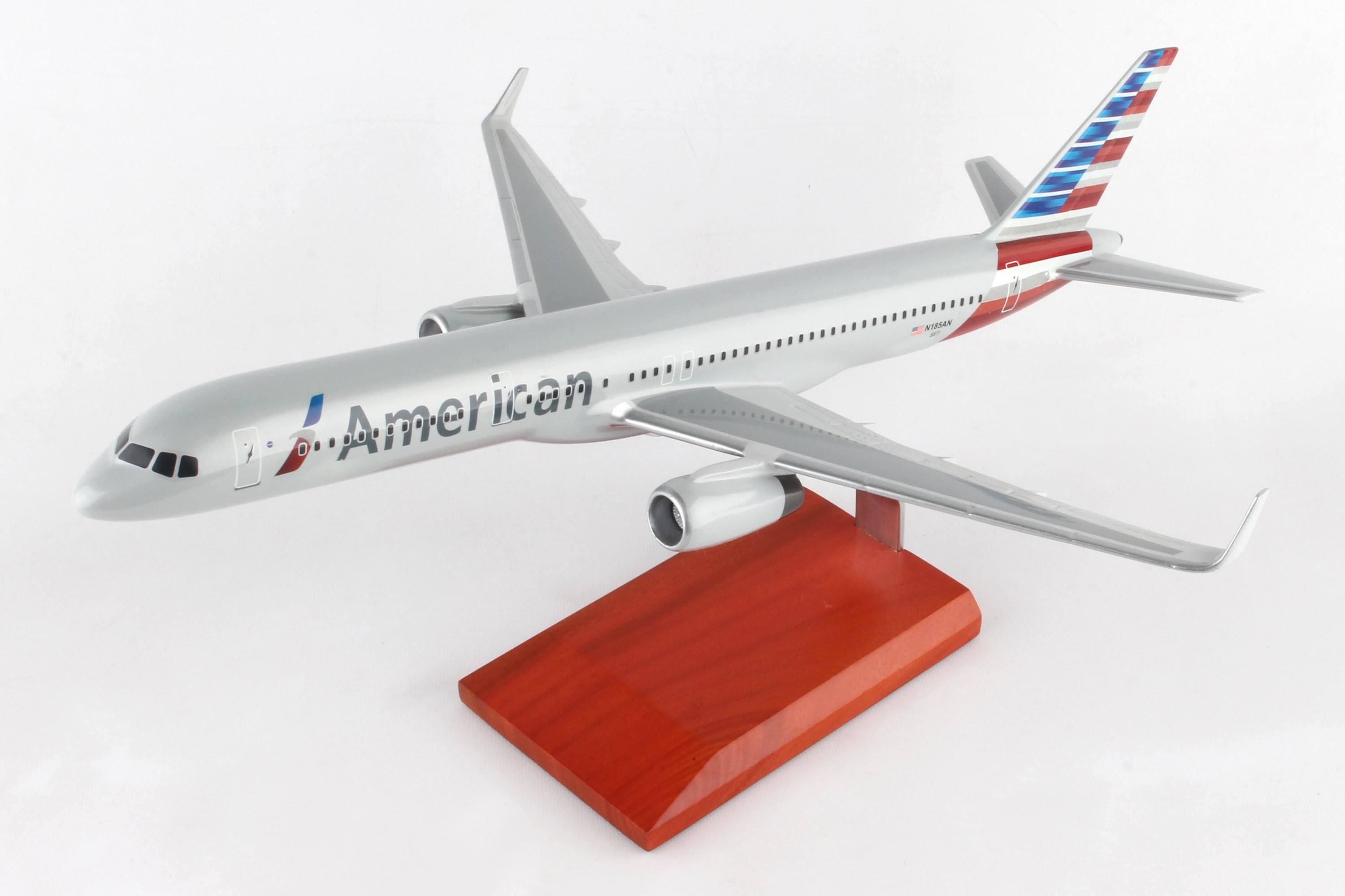 1/100 American 757-200 New Livery C17723