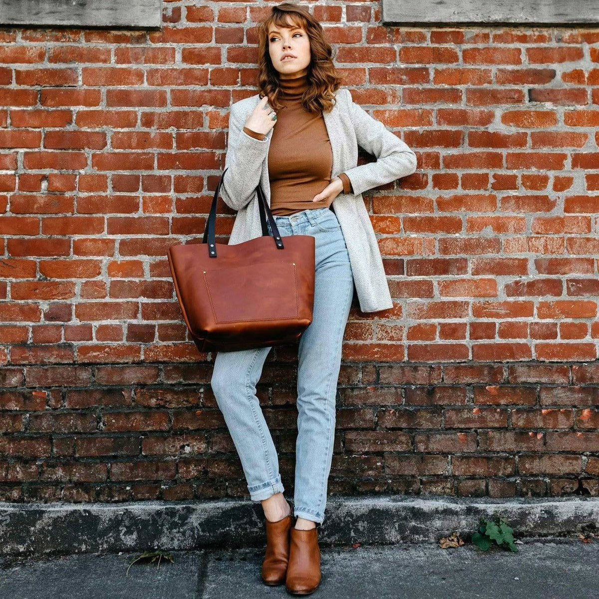 Honey Medium Tote M58301