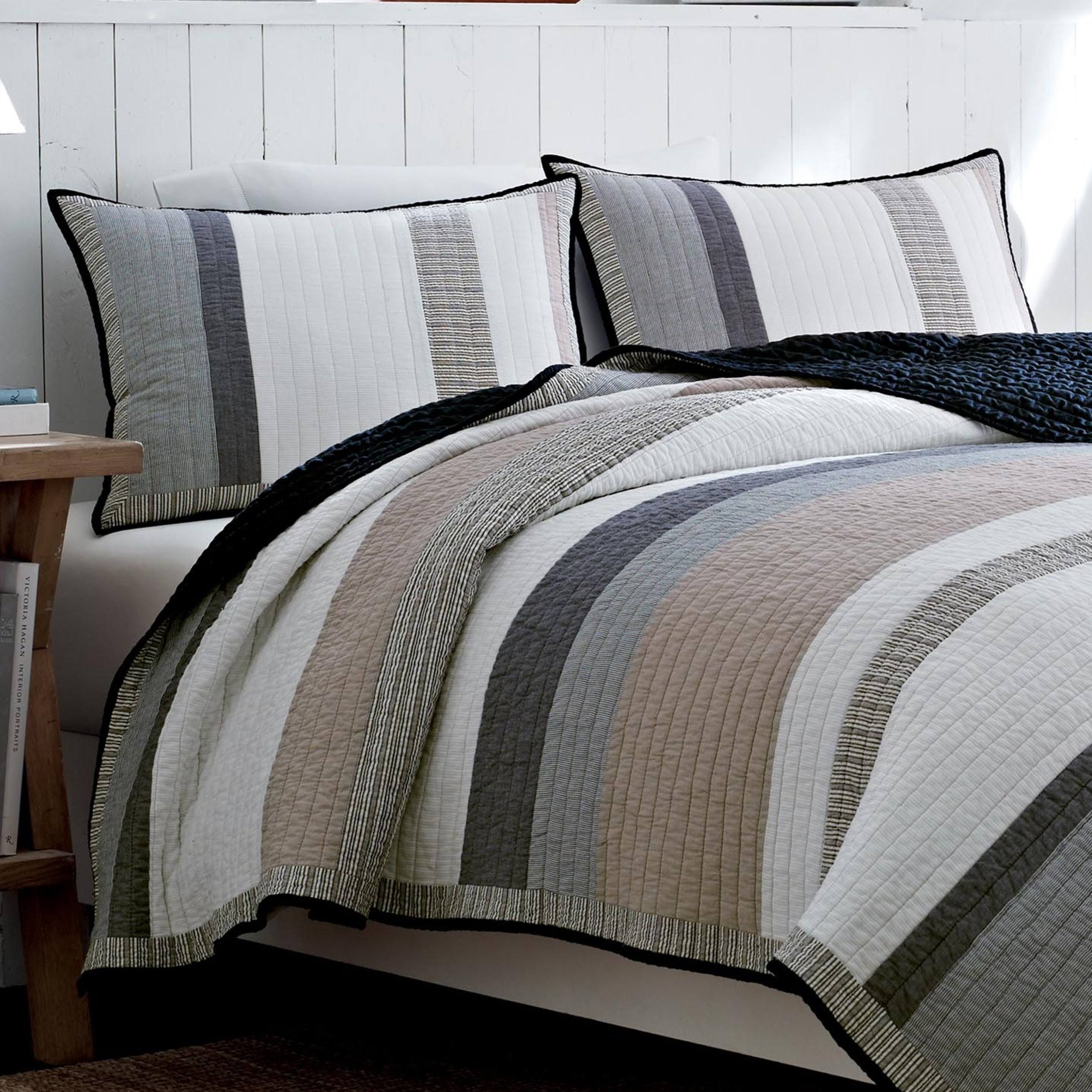 King Cotton Reversible Quilt D204947