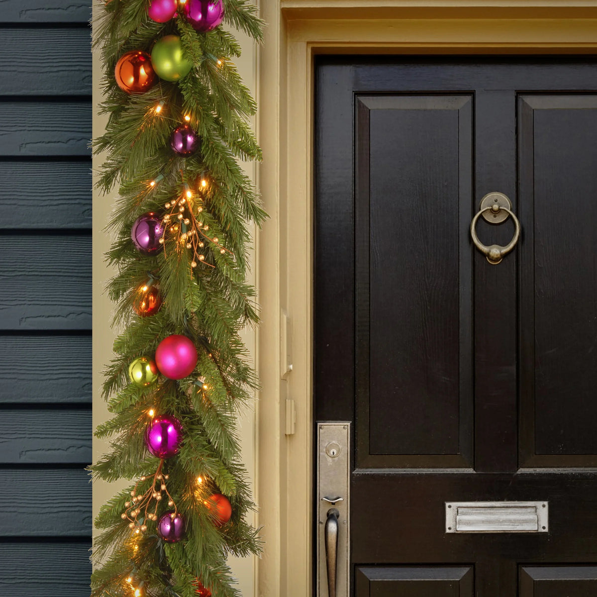 Pre-Lit Artificial Christmas Garland, Green, White Lights, 6 Feet S571801