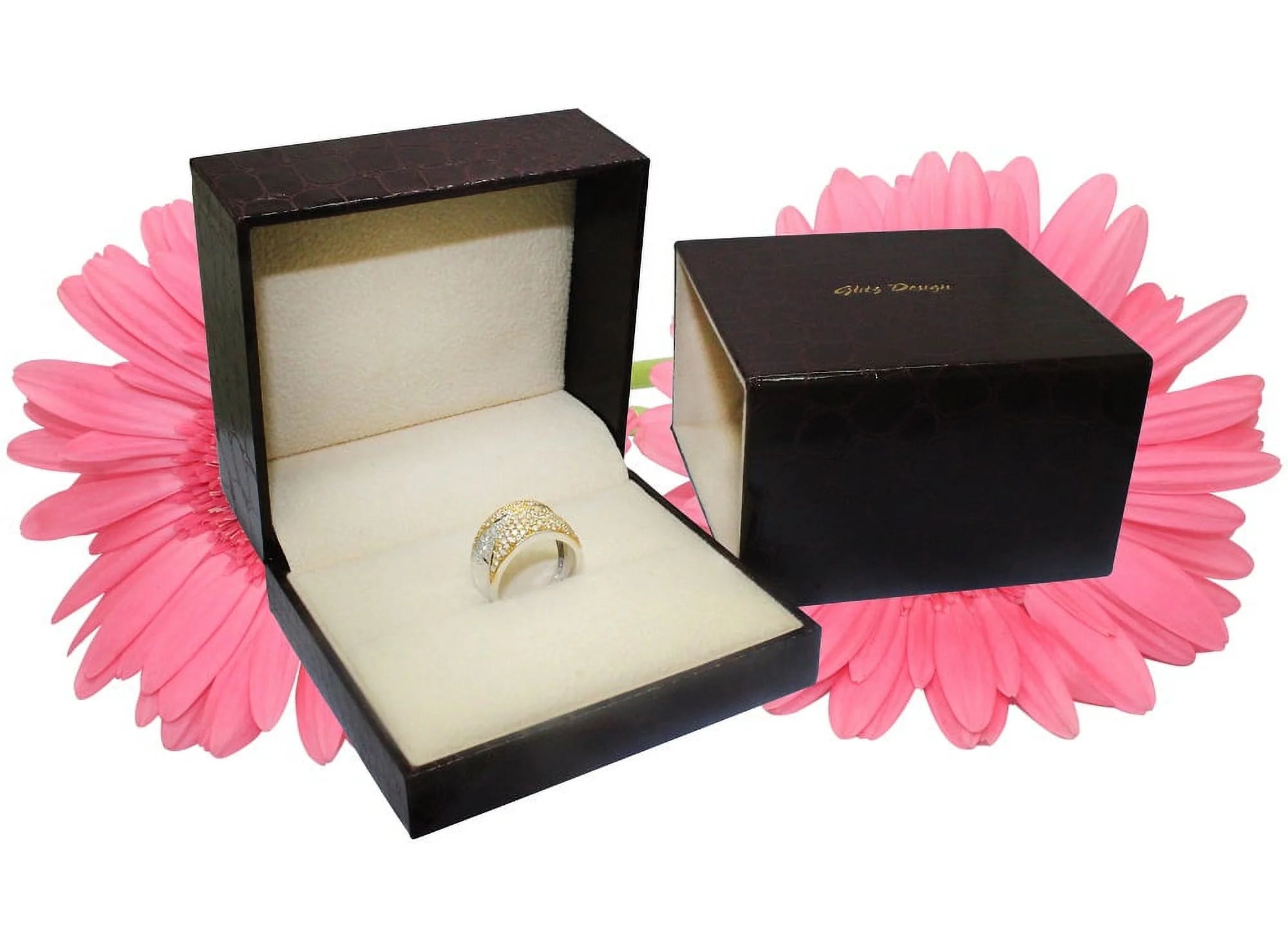 0.75 Carat Cushion Solitaire 4-Prong 14K Gold Engagement Ring U79999