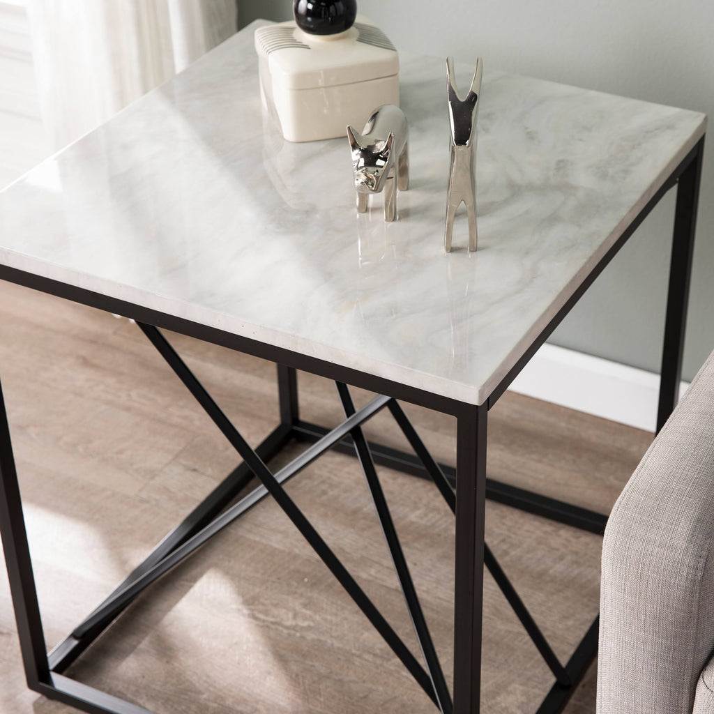 White Faux Marble End Table E856671