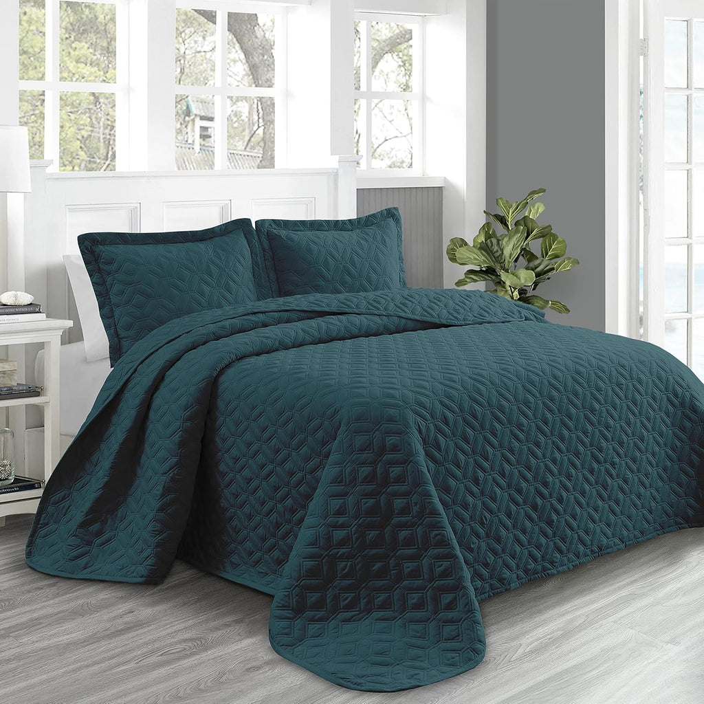 Oversized 3 Piece Reversible Bedspread Coverlet Set, King / Cal King, Taupe M385