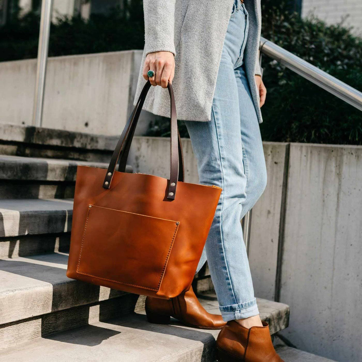 Honey Medium Tote M58301